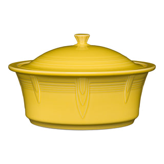 New Retired Large 10 Inch Round Covered Casserole 2.8 Quart