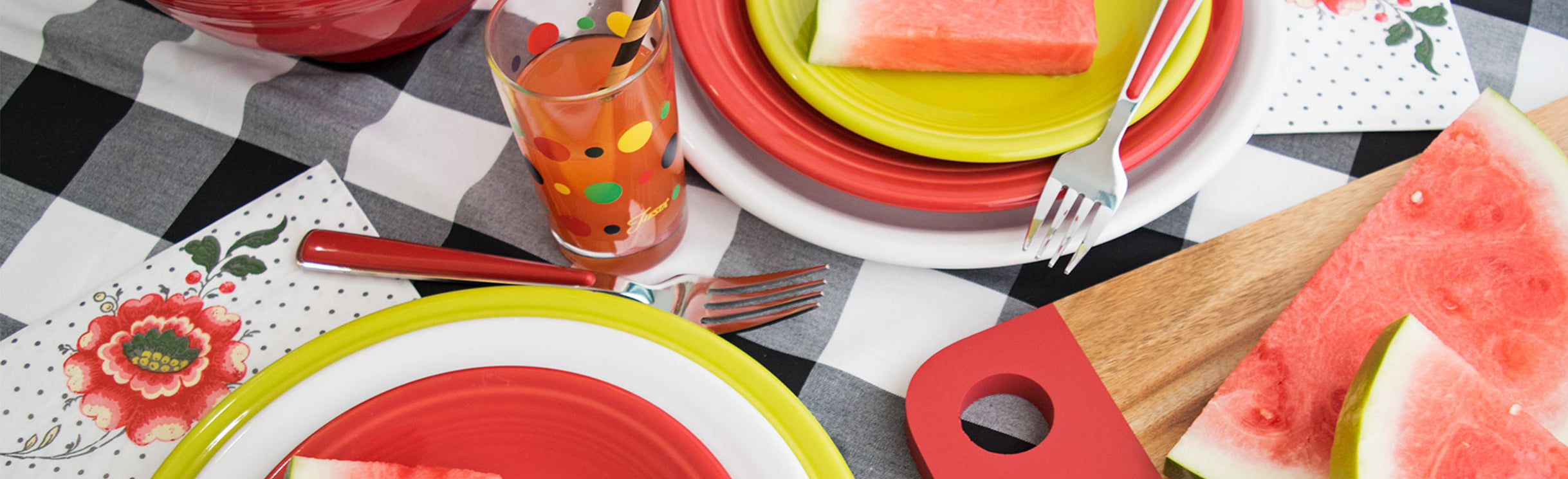 Checker place setting with multi color plates